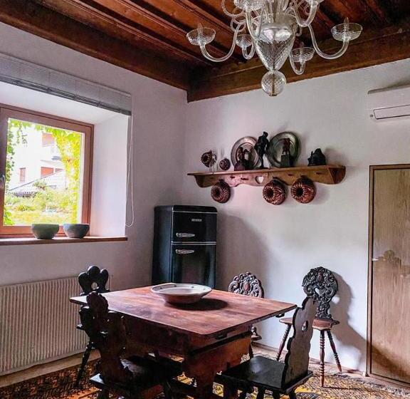تختخواب و صبحانه Goldenstern Townhouse
