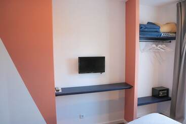 Caminha Hostel & Suites