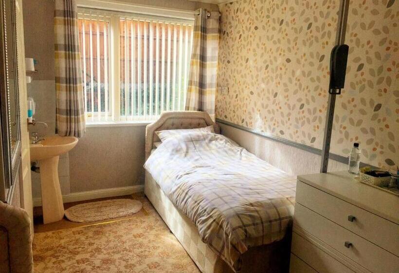 پانسیون Blythewood Guest House