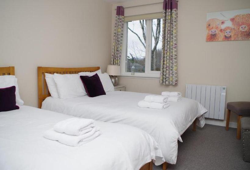 پانسیون Strathassynt Guest House