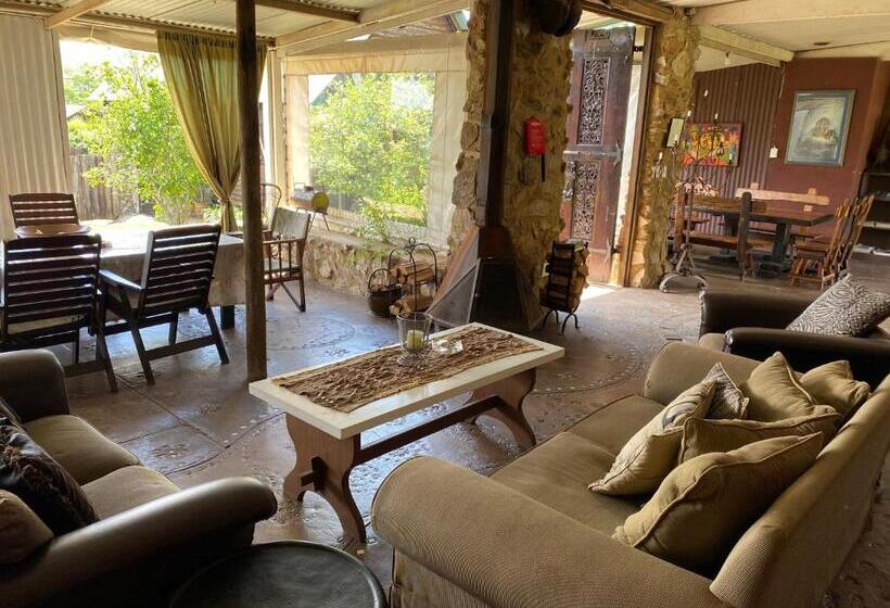 بنسيون Bohemian Garden Cottages