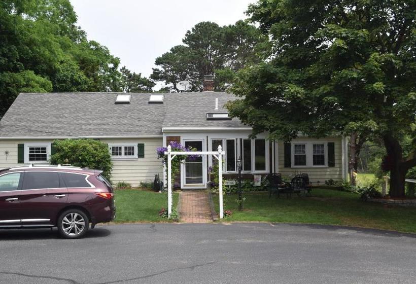 Country Acres Motel
