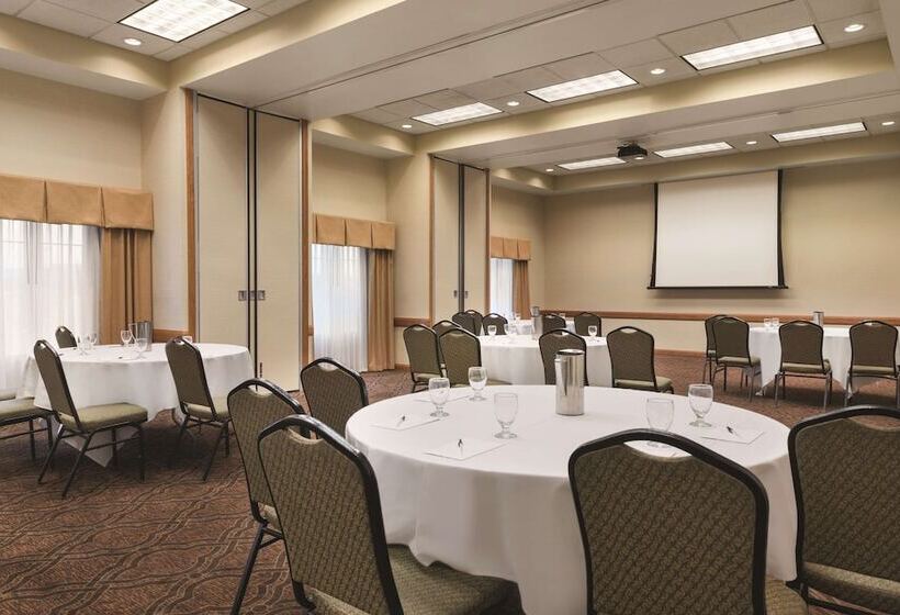 Country Inn & Suites By Radisson, Mankato Hotel And Conference Center, Mn