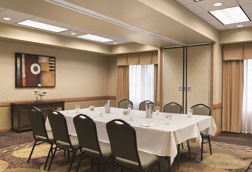 Country Inn & Suites By Radisson, Mankato Hotel And Conference Center, Mn