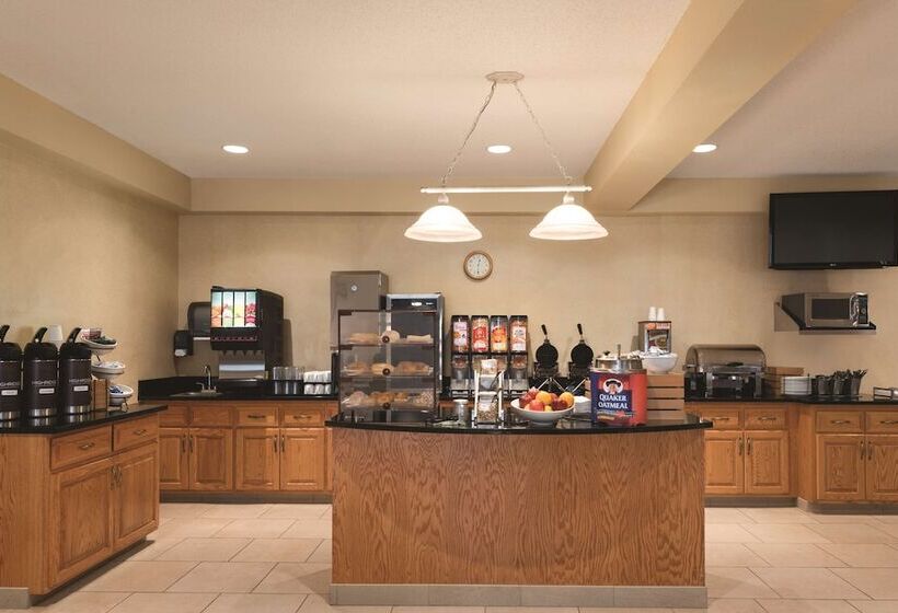 Country Inn & Suites By Radisson, Mankato Hotel And Conference Center, Mn