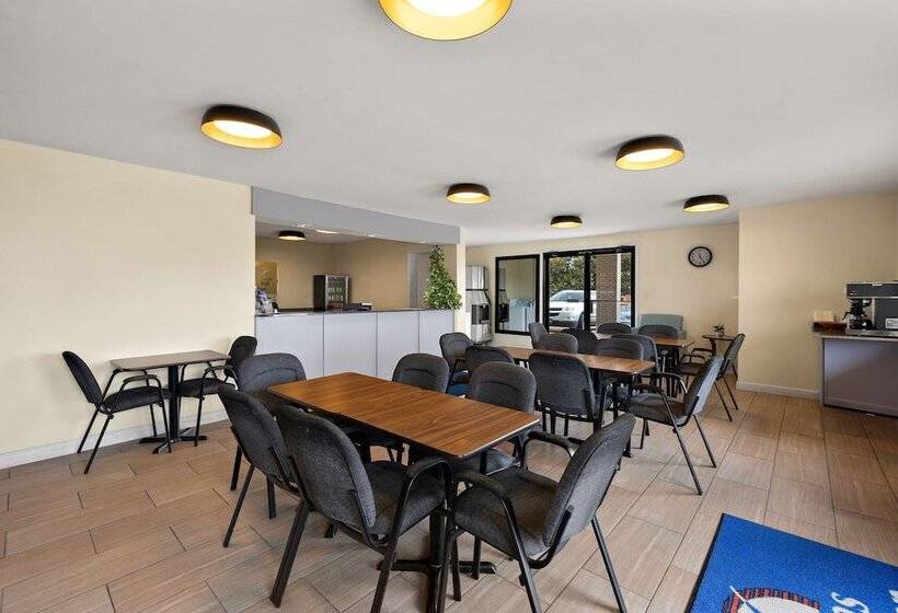 هتل Americas Best Value Inn Celina