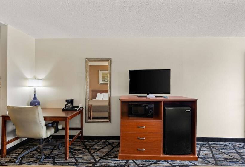 هتل Americas Best Value Inn Celina