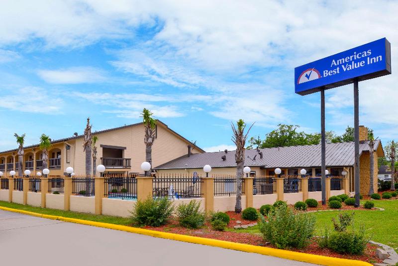 هتل Americas Best Value Inn West Columbia