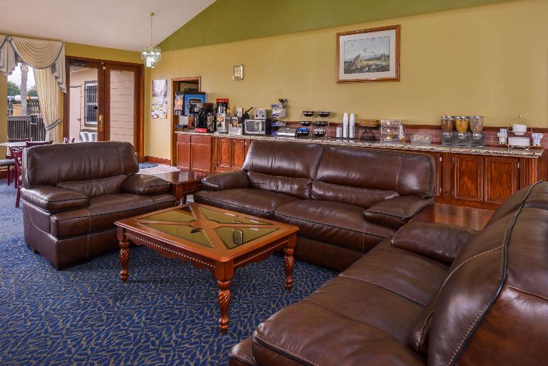 هتل Americas Best Value Inn West Columbia