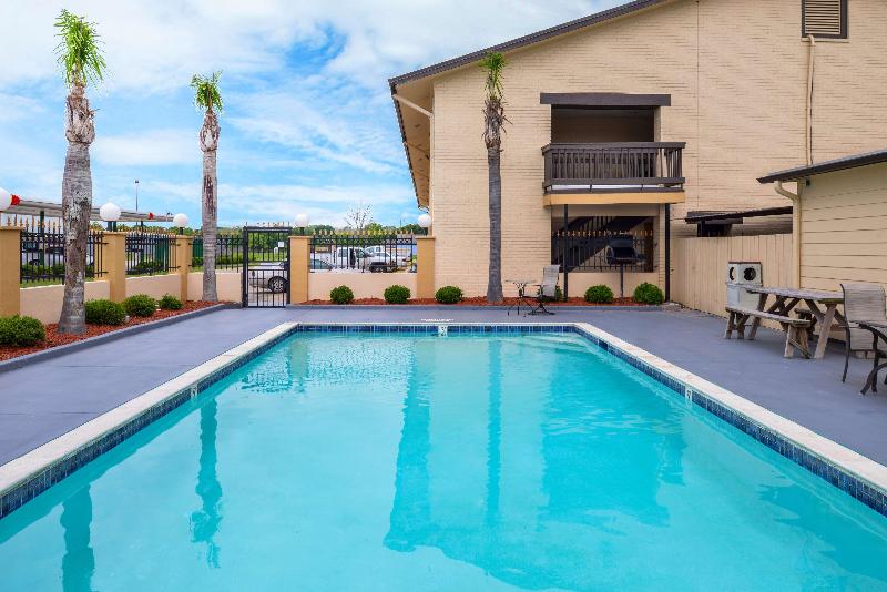 هتل Americas Best Value Inn West Columbia