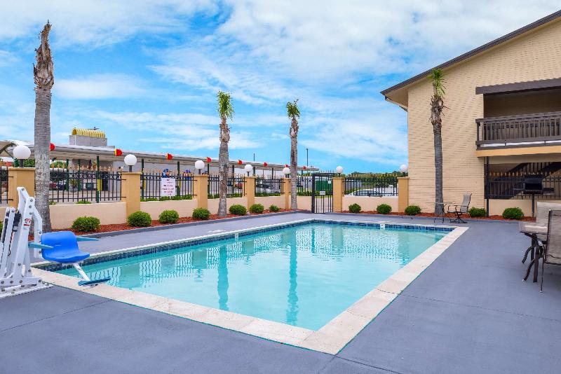 هتل Americas Best Value Inn West Columbia