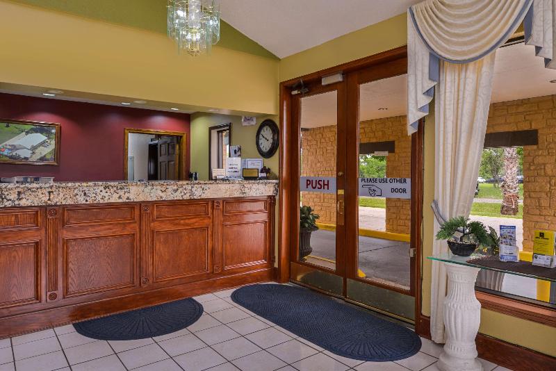هتل Americas Best Value Inn West Columbia