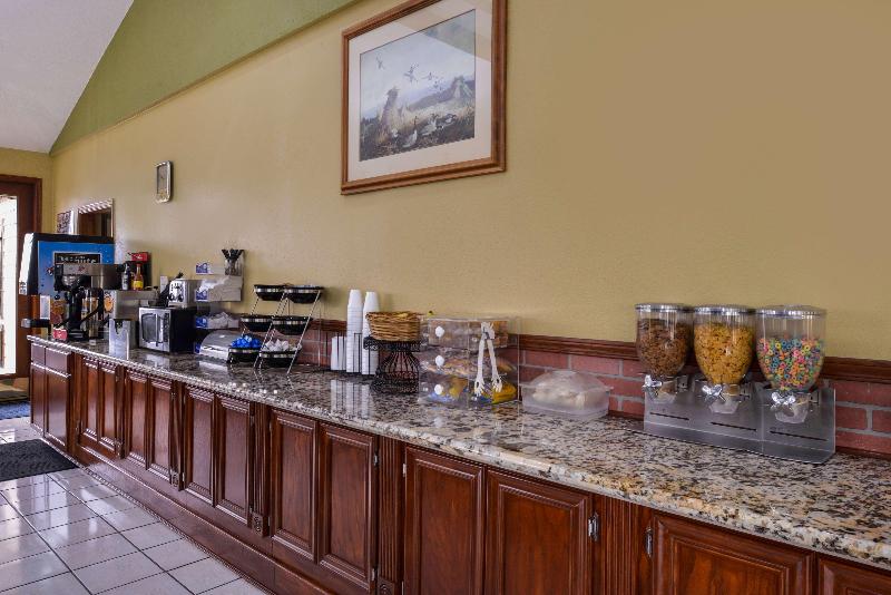 هتل Americas Best Value Inn West Columbia