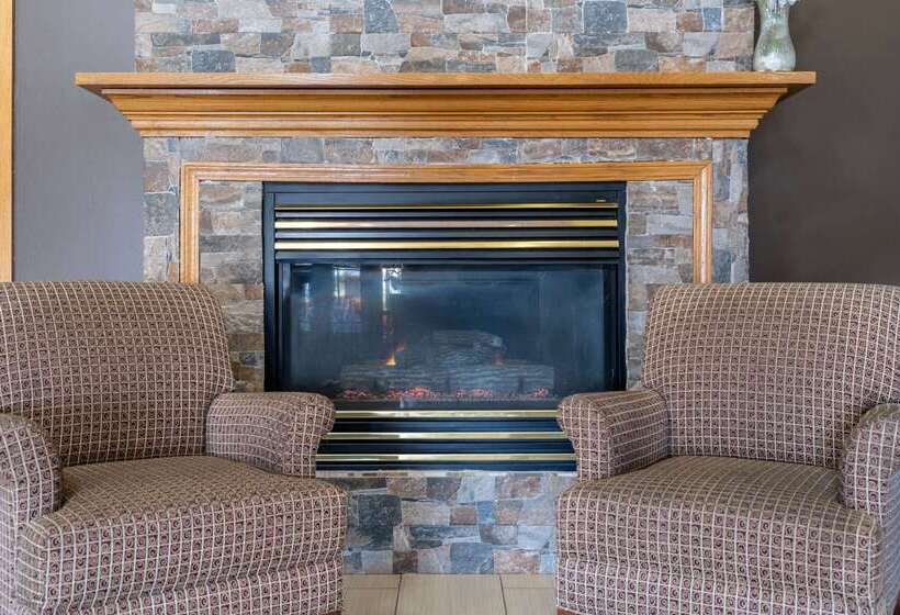 هتل Americinn By Wyndham Cedar Rapids North