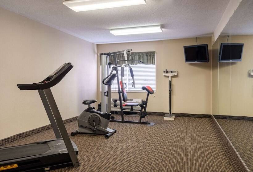 هتل Americinn By Wyndham Cedar Rapids North