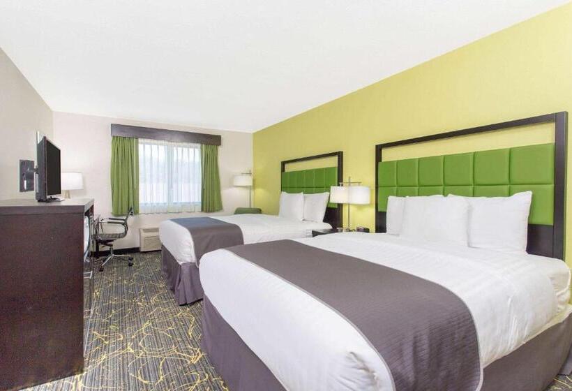 Отель Americinn And Suites By Wyndham Delafield Waukesha Milwaukee