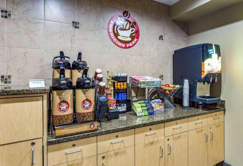 בית מלון כפרי Americinn & Suites Burnsville, Mn