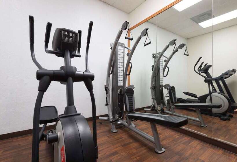 בית מלון כפרי Baymont By Wyndham Colorado Springs