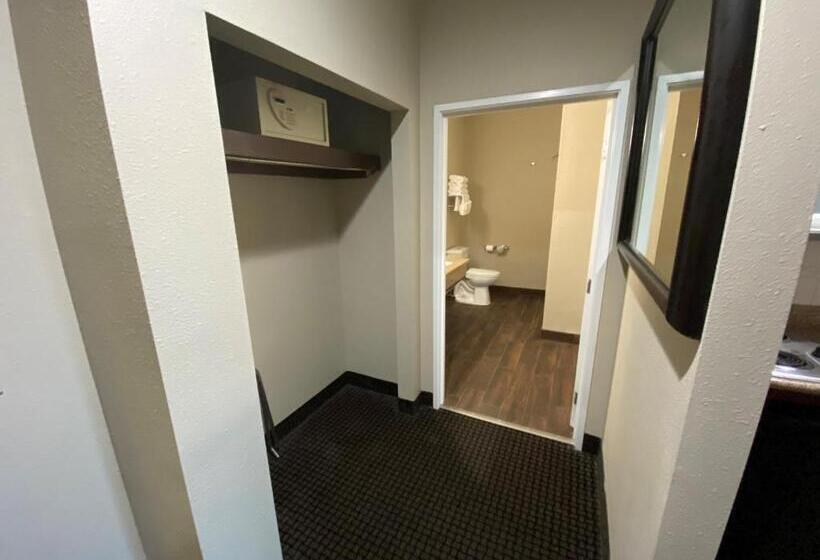 בית מלון כפרי Baymont By Wyndham Colorado Springs