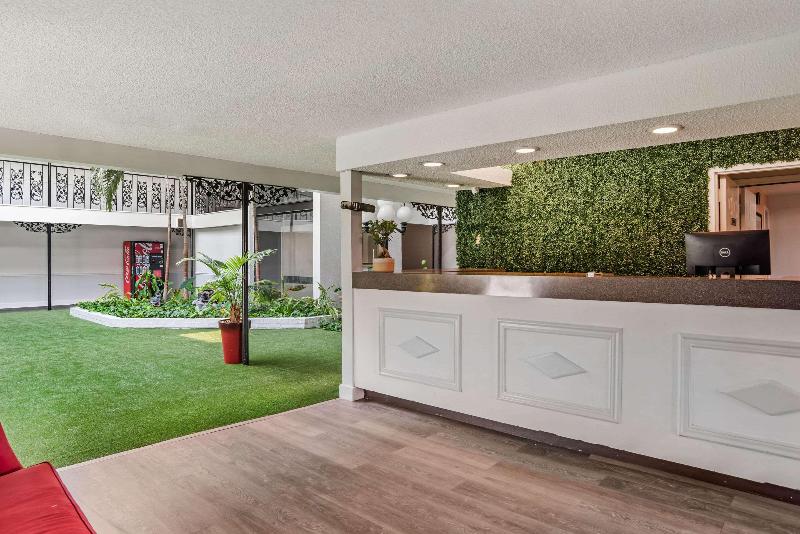 هتل Baymont By Wyndham Montgomery Al