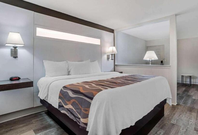 هتل Baymont By Wyndham Montgomery Al