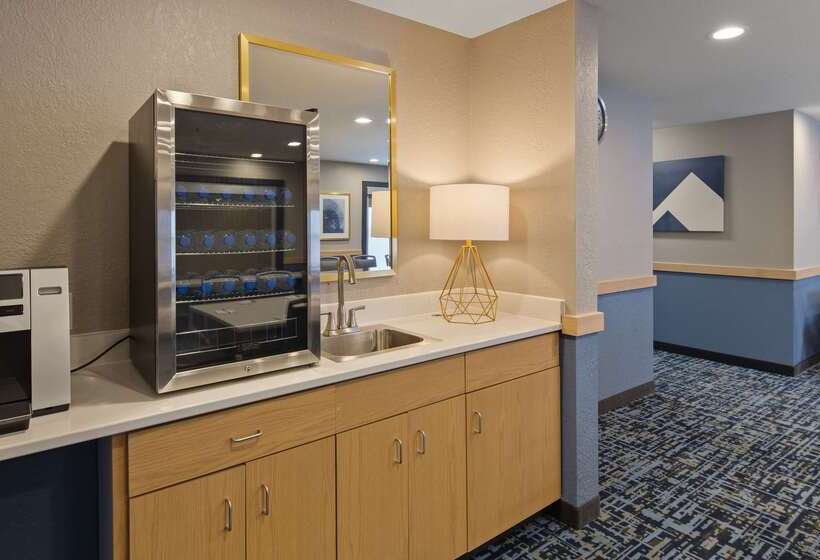 هتل Best Western Eau Claire South