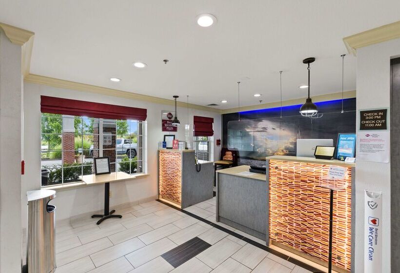 Best Western Plus Lake Lanier Gainesville Hotel & Suites