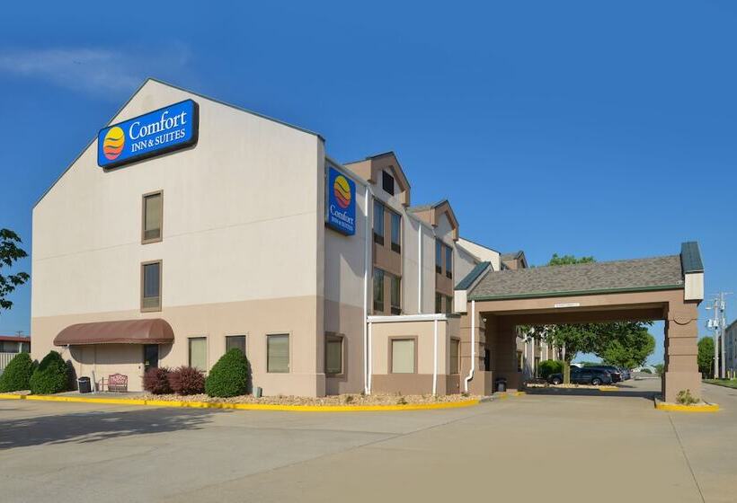 هتل Comfort Inn & Suites