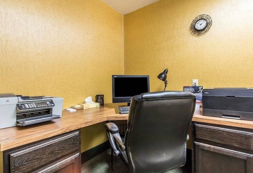 בית מלון כפרי Comfort Suites Effingham