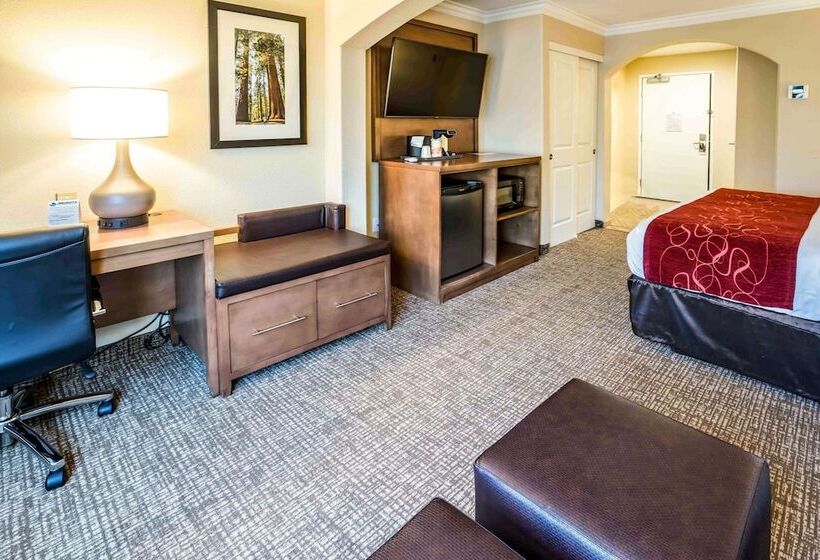 فندق Comfort Suites Fresno River Park
