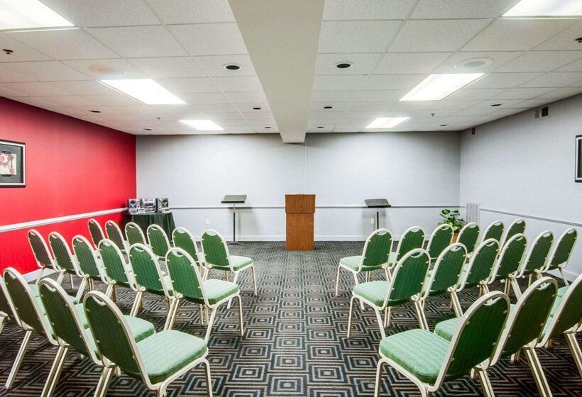 호텔 Comfort Suites Inn At Ridgewood Farm
