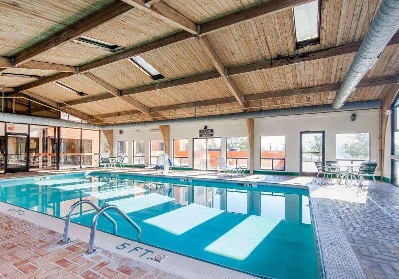 هتل Comfort Suites