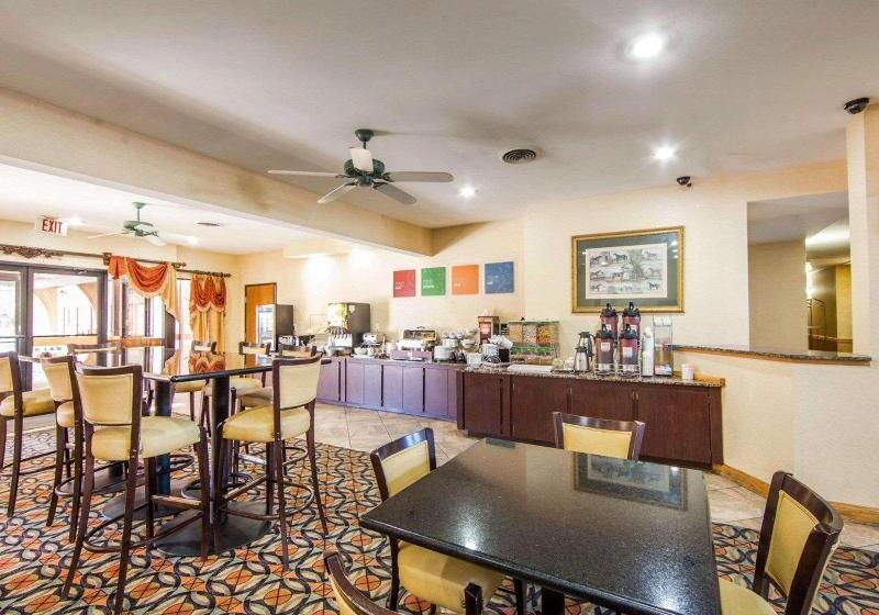 هتل Comfort Suites