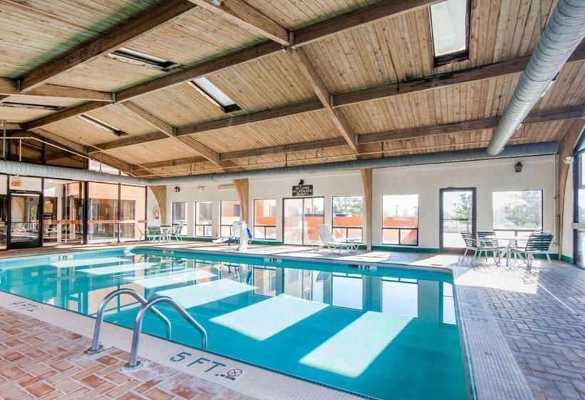 هتل Comfort Suites