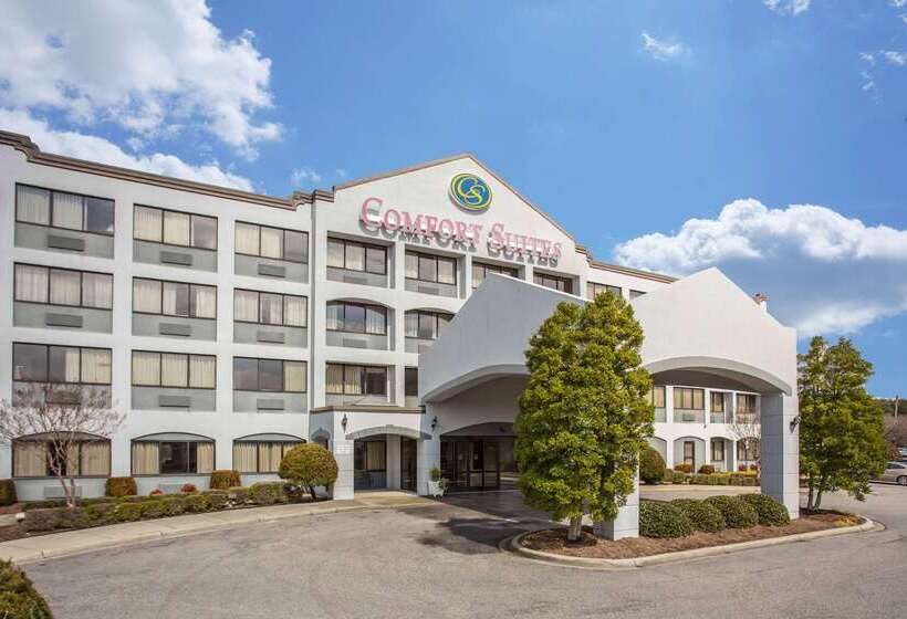 Отель Comfort Suites