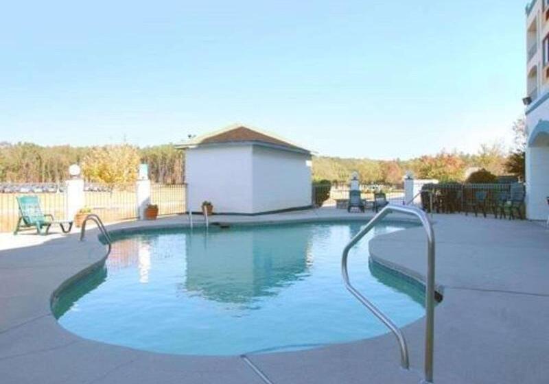 هتل Comfort Suites