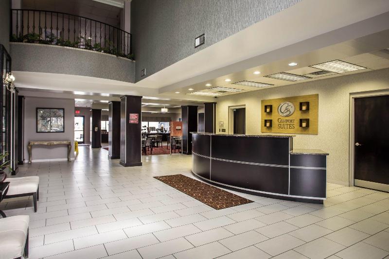 هتل Comfort Suites