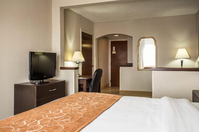 هتل Comfort Suites