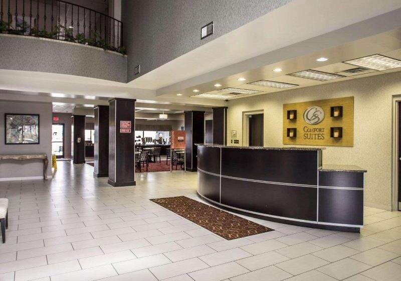هتل Comfort Suites