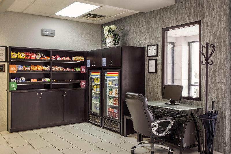 هتل Comfort Suites