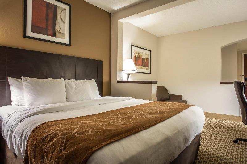 هتل Comfort Suites