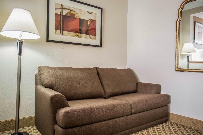 هتل Comfort Suites