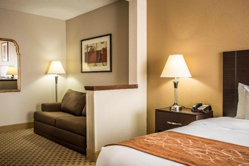هتل Comfort Suites