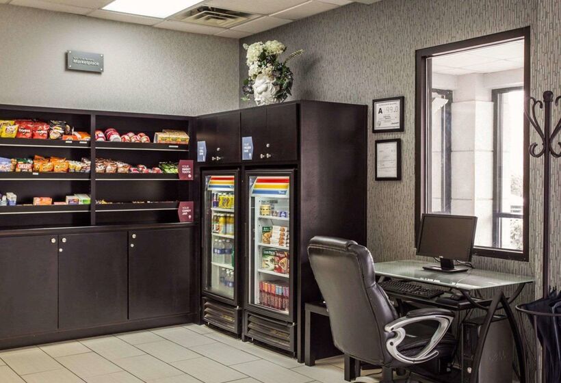 هتل Comfort Suites