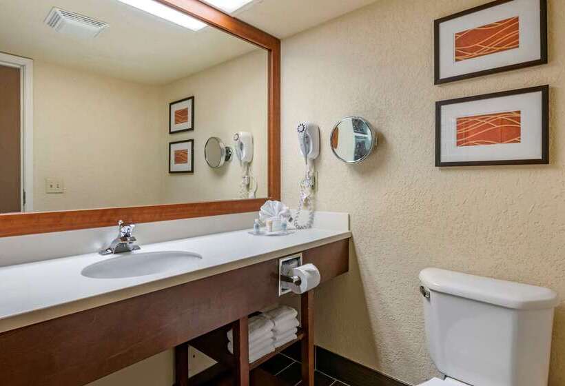 هتل Comfort Suites Miami  Kendall