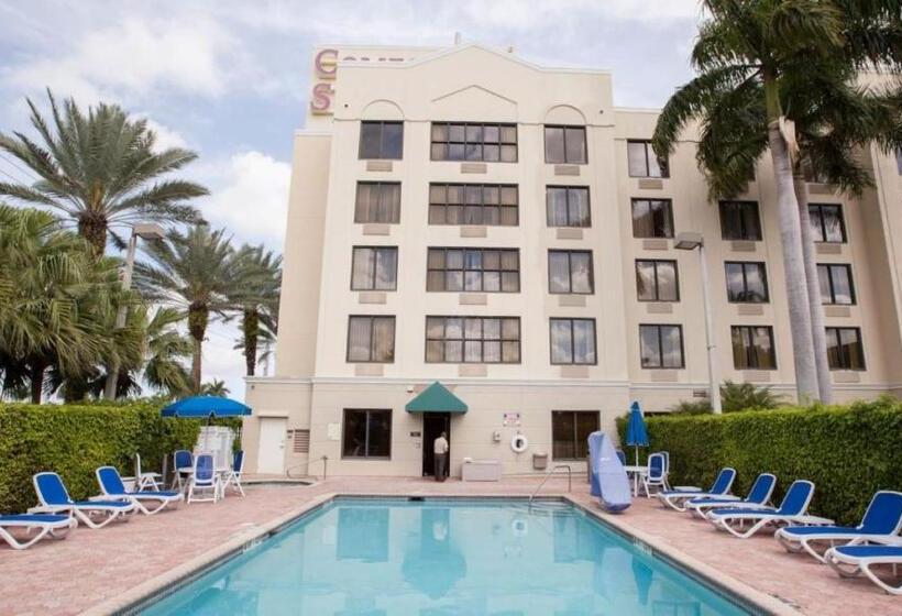 هتل Comfort Suites Miami  Kendall