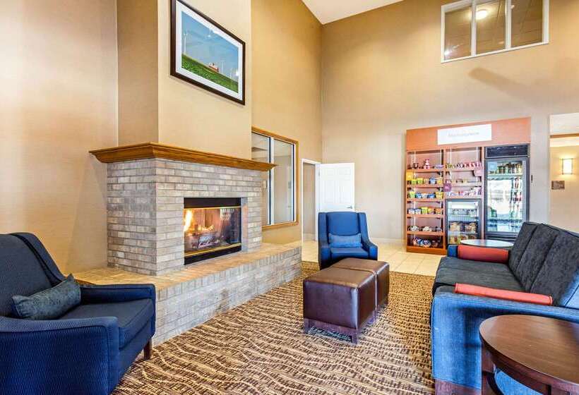 Hotel Comfort Suites Normal University Area