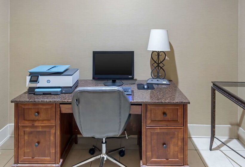 هتل Comfort Suites Normal University Area