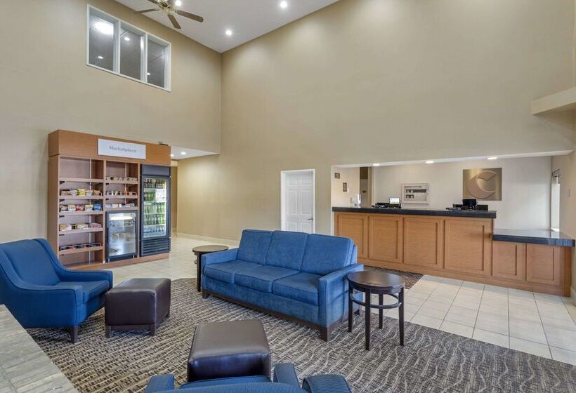 هتل Comfort Suites Normal University Area