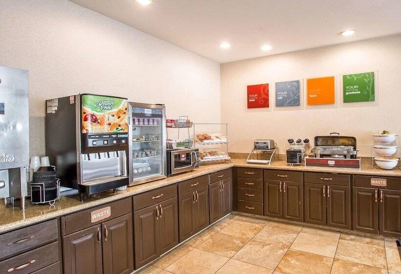 בית מלון כפרי Comfort Suites Peoria Sports Complex